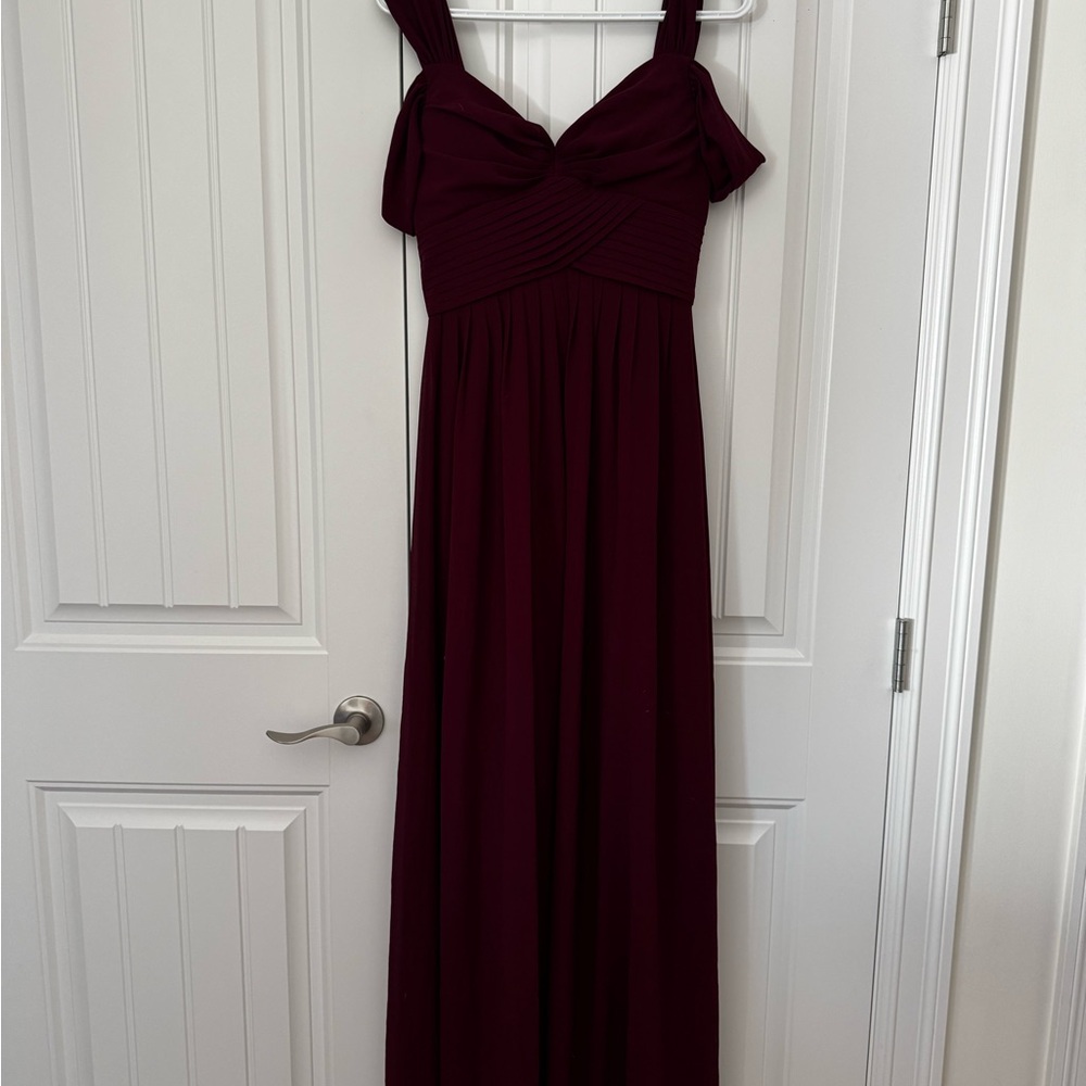 Elegant Burgundy Maxi Dress with Twisted Bodice